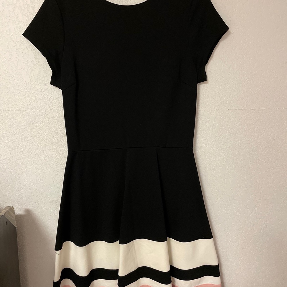 Dress - Picture 4 of 4